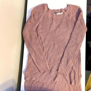 Long knitted sweater top.